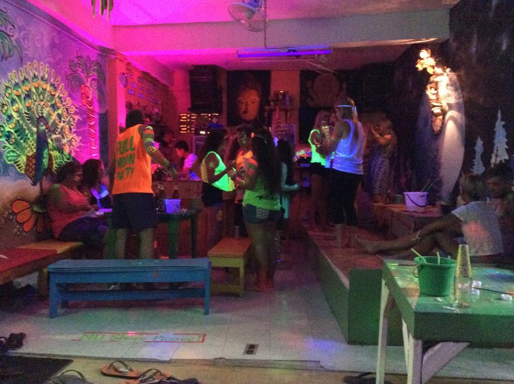 Maddy'S Hostel Ko Pha Ngan Bagian luar foto