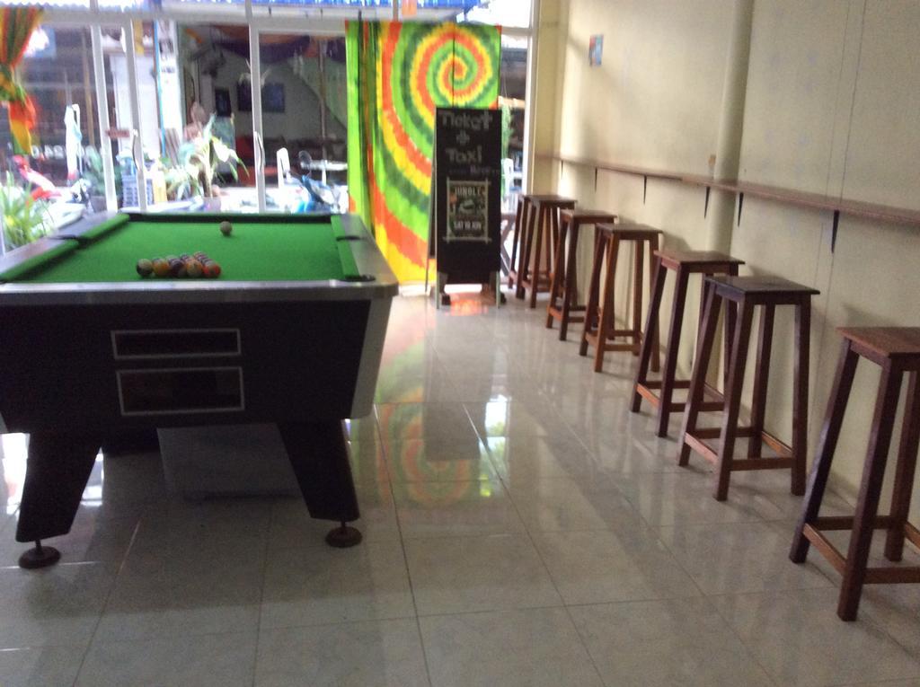 Maddy'S Hostel Ko Pha Ngan Bagian luar foto