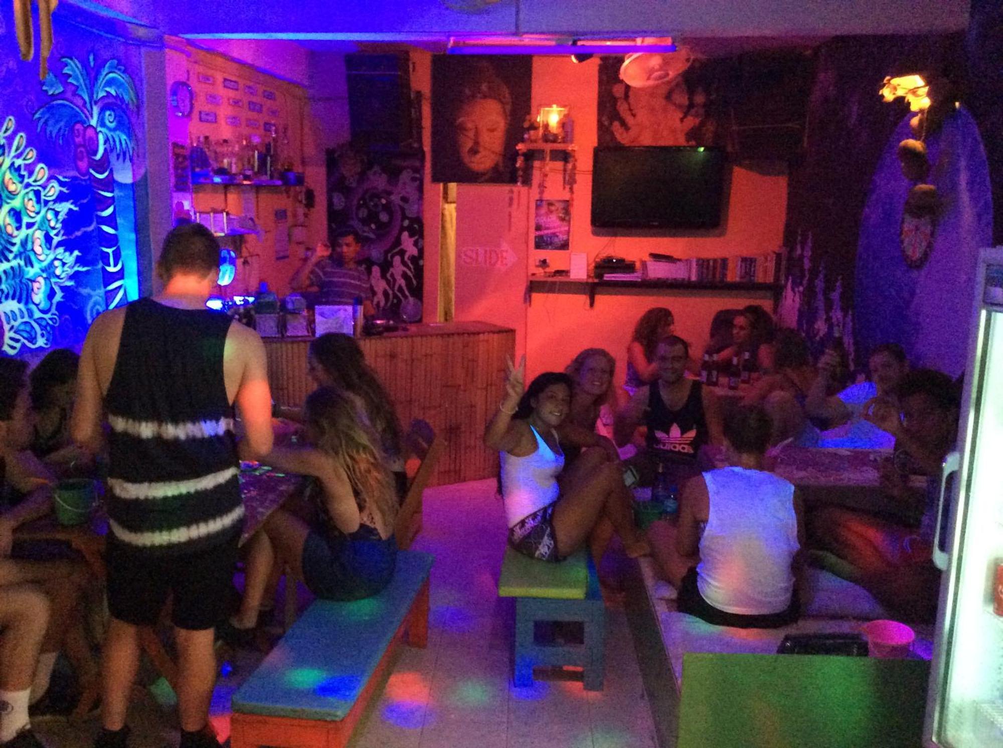 Maddy'S Hostel Ko Pha Ngan Bagian luar foto